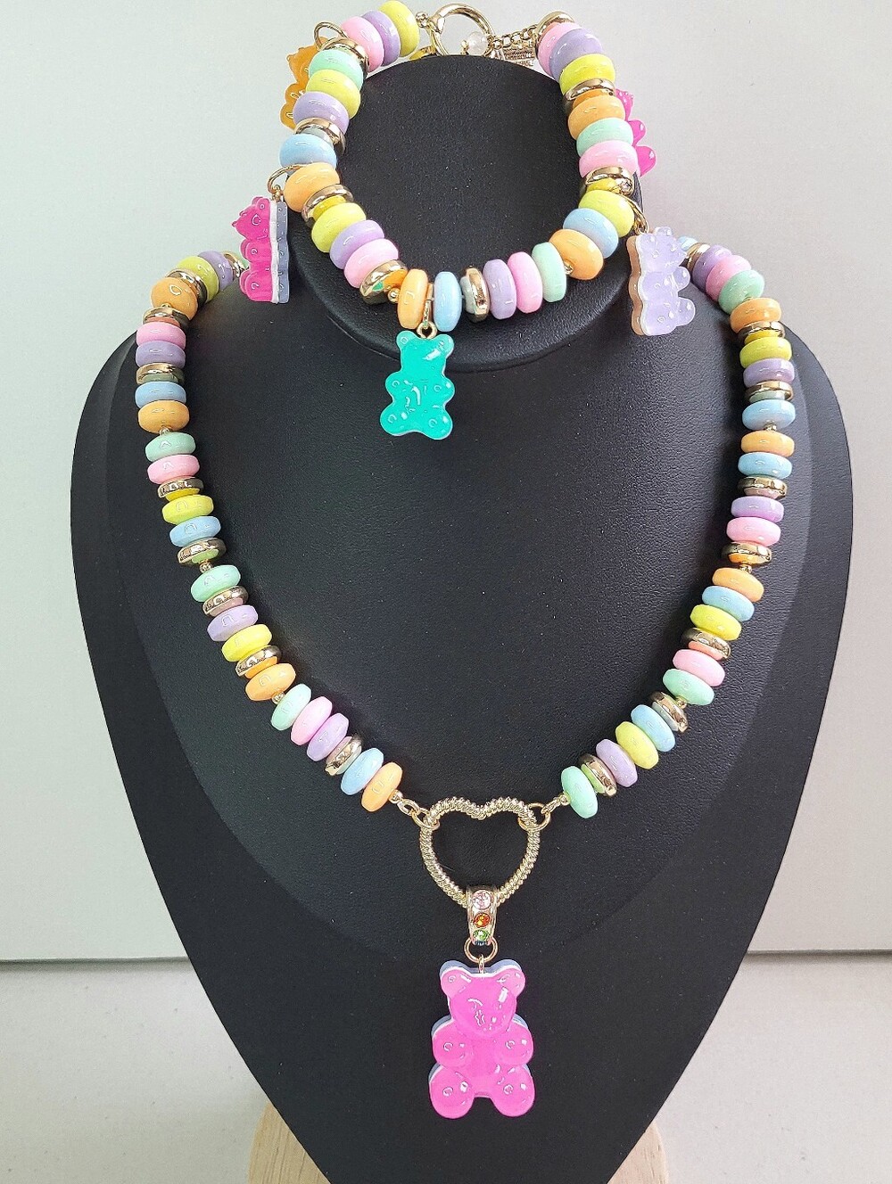Betsey Johnson Pink Gummy Bear Short Pendant Candy Necklace And Bracelet Set NWT